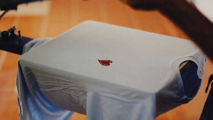 jenis sablon terbaik untuk kaos distro yang awet dan nggak gampang retak